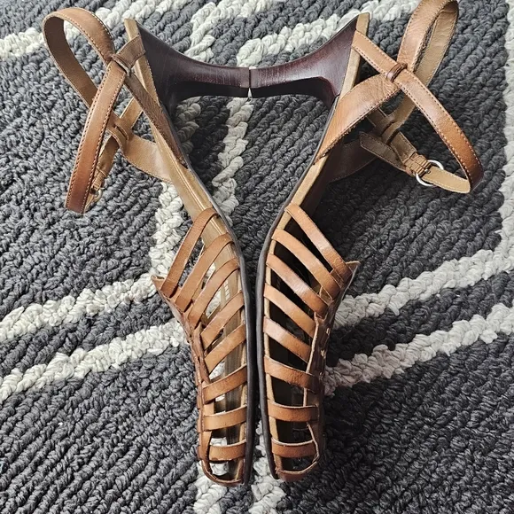 Naturalizer Vintage  90's   leather  woven fisherman  kitten heels  Sandals