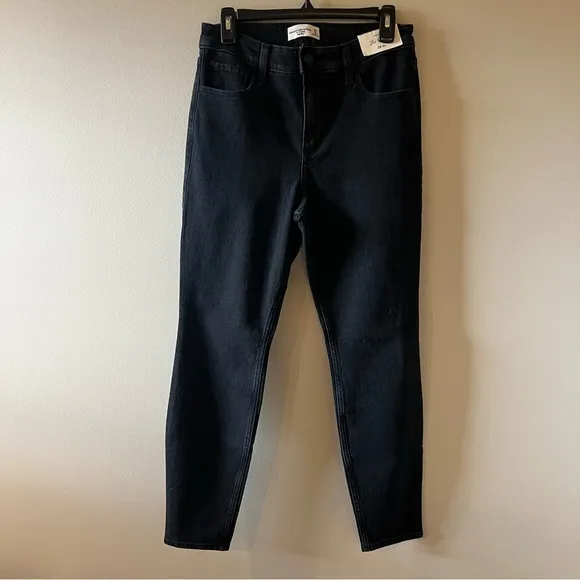 NEW Abercrombie &amp; Fitch High Rise Skinny Jean in Black (Size 28/6R)