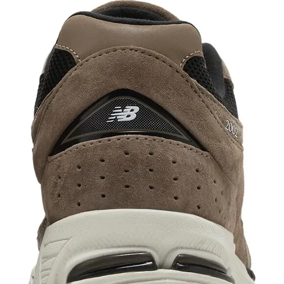 NEW BALANCE 2002R MEN'S SIZE 10 SNEAKERS SHOES  M2002RTJ 283 BROWN