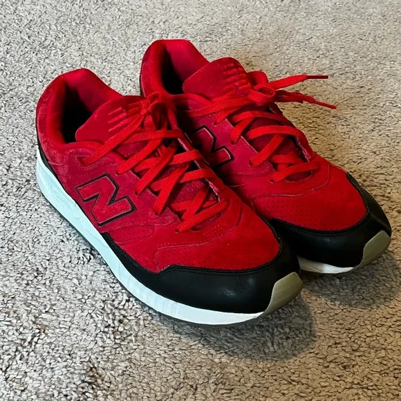 New Balance 530 suede shoes sneakers black red mens size 12.5 sneakers