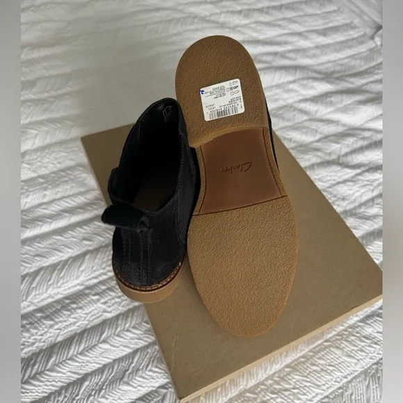 NEW Clarks, Leather Cologne ARL02 Black Suede Boots (26174768)