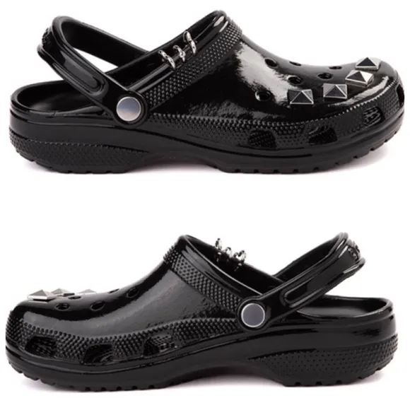 New CROCS Classic Studded Clog Crocs Women’s 8 Men’s size 6 Black Shoes NWTS-$80