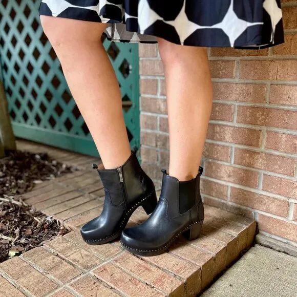 NEW Dansko Shayna Heeled Chelsea Boots - Leather black For Women 253
