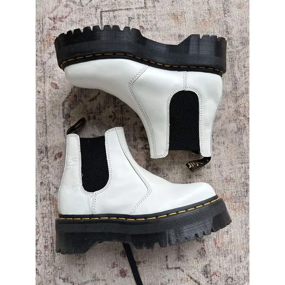 New Dr. Martens 2976 SMOOTH LEATHER PLATFORM CHELSEA BOOTS size US 6