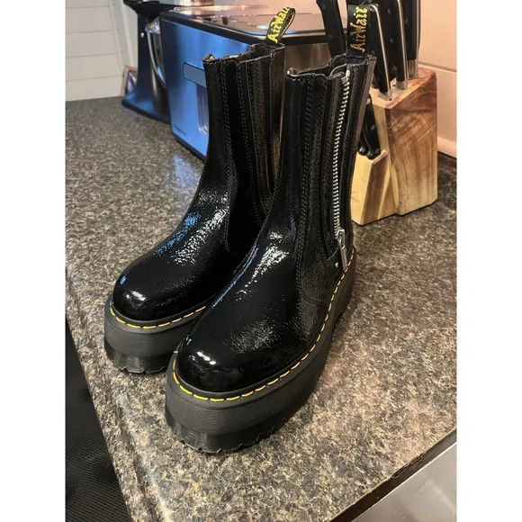 New Dr Martens Chelsea Distressed Platform Boots 6