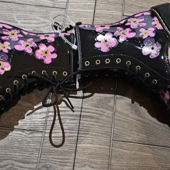 New Dr  Martens Floral Black and Pink Kids Boots