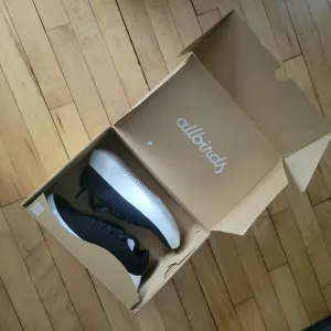 New in Box Allbirds Women's Tree Runner Go Black &amp; White Sneakers, size 8