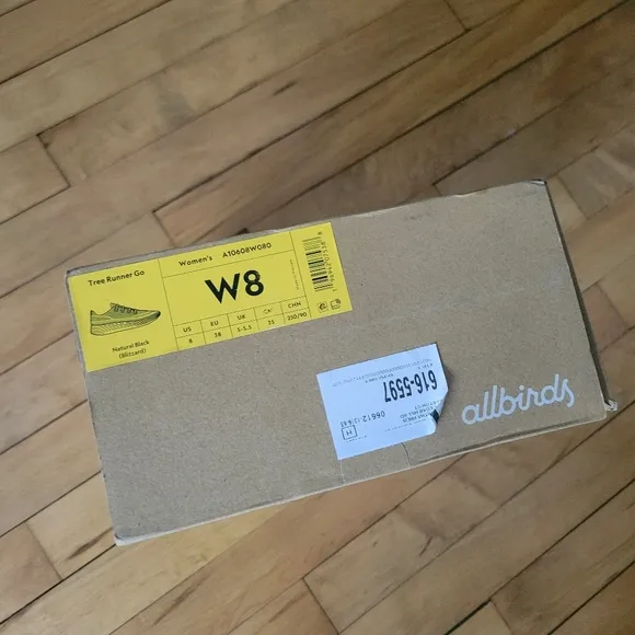 New in Box Allbirds Women's Tree Runner Go Black &amp; White Sneakers, size 8