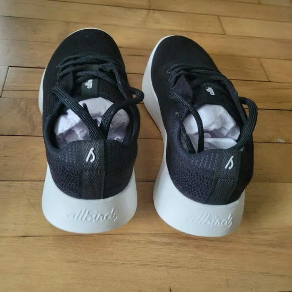 New in Box Allbirds Women's Tree Runner Go Black &amp; White Sneakers, size 8