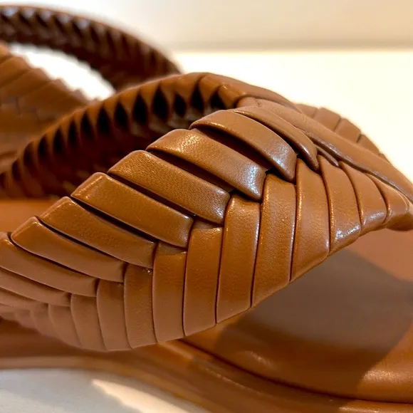New KELSI DAGGERTidal Sandals in Cognac