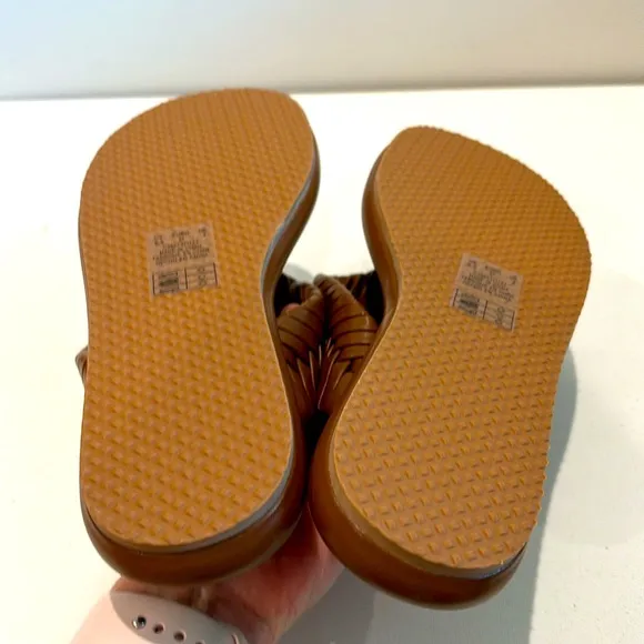 New KELSI DAGGERTidal Sandals in Cognac