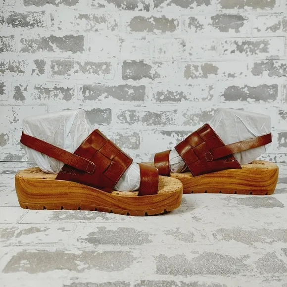 NEW Korks By Korkease Womens Fraya Brown Vegan Strappy Platform Sandals M283