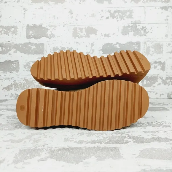 NEW Lucky Brand Chameli Platform Tan Suede Leather Ankle Bootie T453