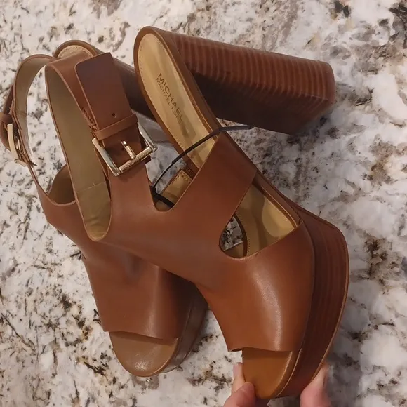 NEW Michael Kors Noelle Leather Platform Sandals SZ 9.5