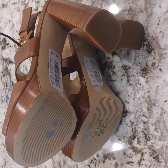 NEW Michael Kors Noelle Leather Platform Sandals SZ 9.5