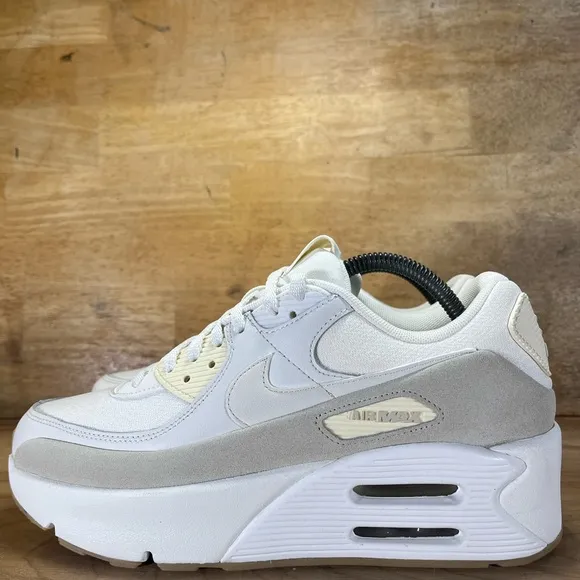 NEW Nike Air Max 90 LV8 Womens Sz 10 Shoes Sneakers White Sail FD4328-100