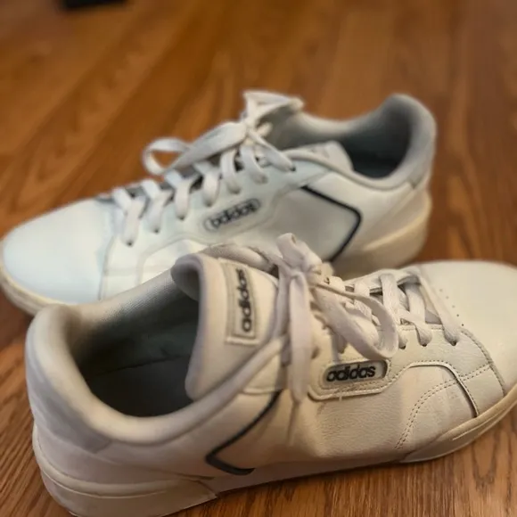 New out of box men’s size 10, Adidas shoes, classic style white