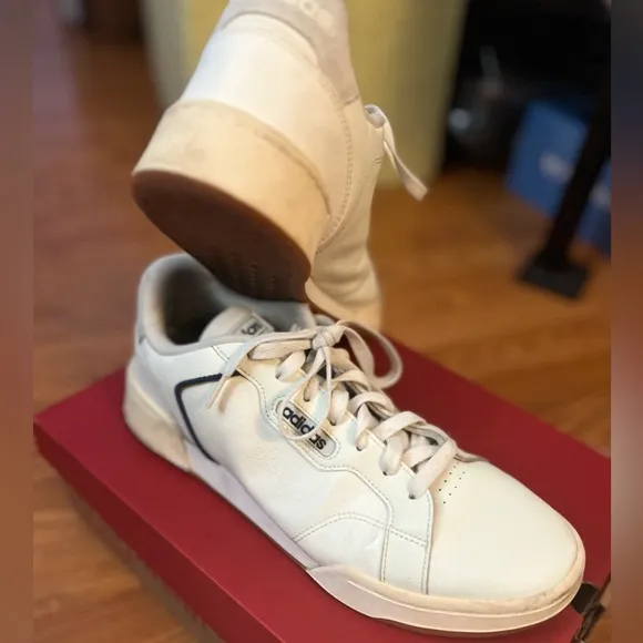 New out of box men’s size 10, Adidas shoes, classic style white