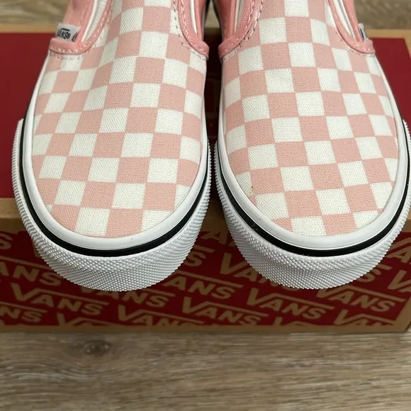 New pink &amp; white Vans classic slip on checkered shoes 11 kids