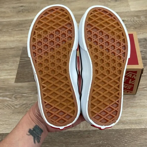 New pink &amp; white Vans classic slip on checkered shoes 11 kids