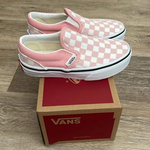 New pink &amp; white Vans classic slip on checkered shoes 11 kids
