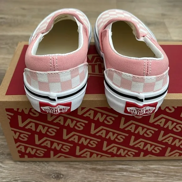 New pink &amp; white Vans classic slip on checkered shoes 11 kids