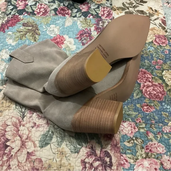 NEW SILENT D munchy bootie in dark taupe suede Size 40 Anthro Boots