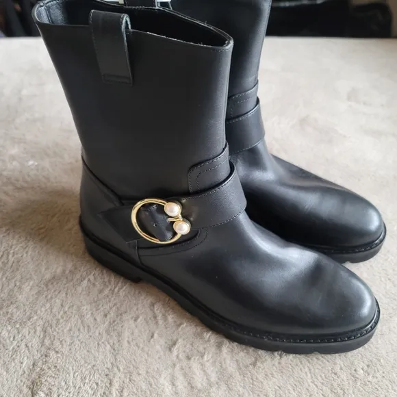 NEW Stuart Weitzman Arlo Bootie Pull On Moto Style Lug Boots