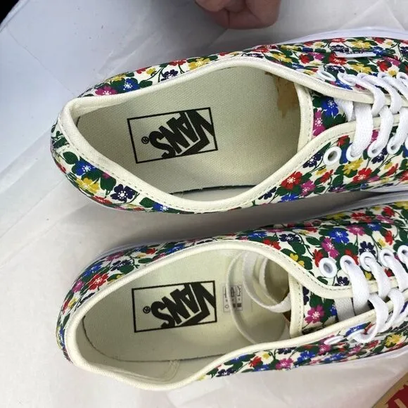New Vans Authentic Floral White Classic Canvas shoes Sneakers NIB Adorable