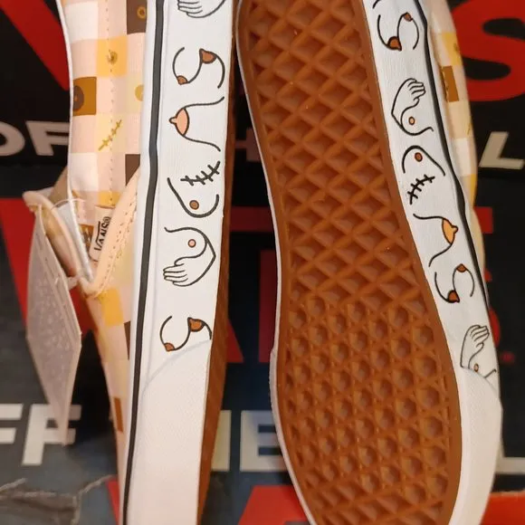 New VANS Classic Slip On Breast Cancer Awareness Checkerboard Shoes