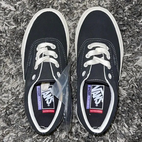 New VANS Skate Era in Raven / Marshmallow