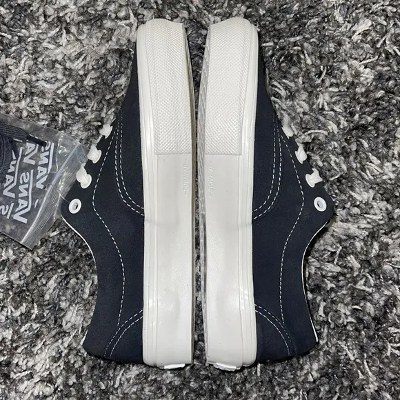 New VANS Skate Era in Raven / Marshmallow