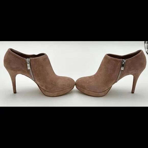 NEW! Vince Camuto Elvin Light Pink Suede Leather Stiletto Heels Booties Sz 8