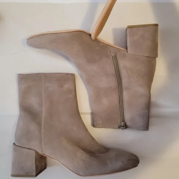 NEW Vince Kaye Ankle Boots Womens 10 Beige Suede Neutral Modern Chic Designer