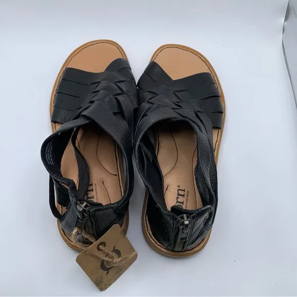 New Women's Born Iwa Woven NWT black leather size 7M sandals 1732