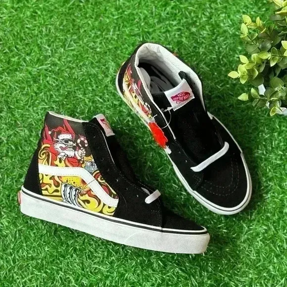 NEW🌟Vans Sk8 Hi Santa Flame Black