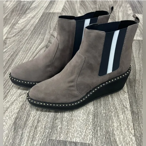 NIB CECELIA NEW YORK GEMMA BOOTIES Size 9 1/2 GRAY