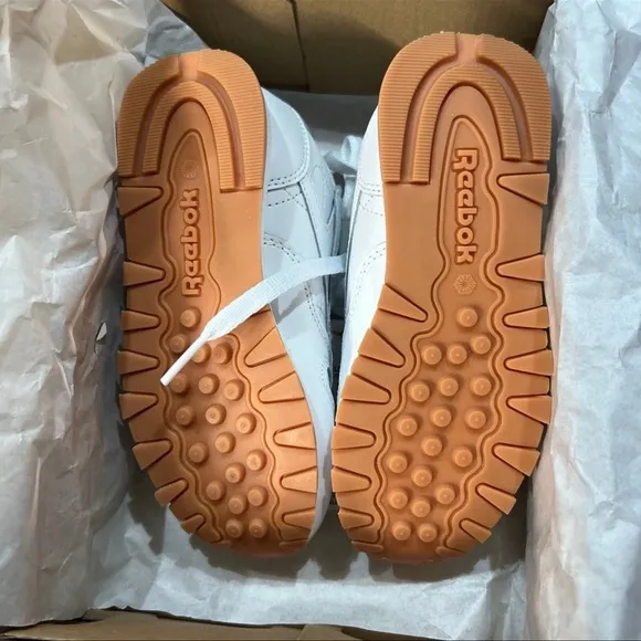 NIB-Classic Leather Kids Shoes - Grade School Sz 11