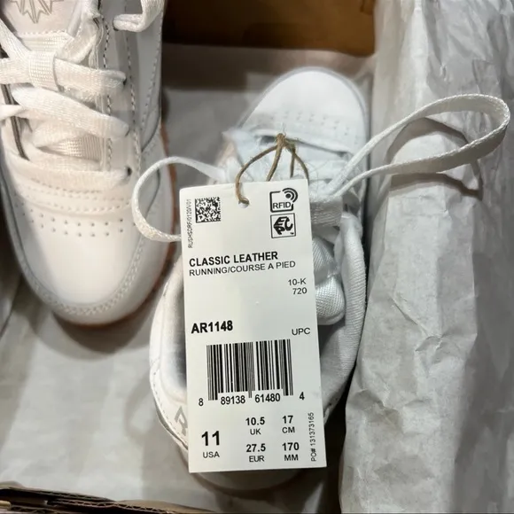 NIB-Classic Leather Kids Shoes - Grade School Sz 11