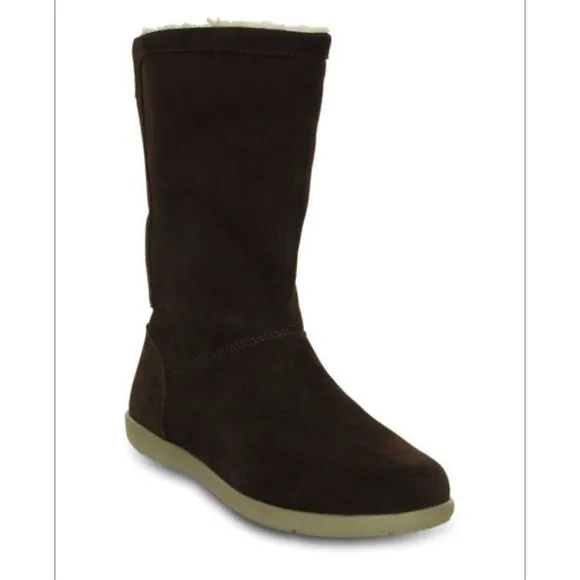 NIB Crocs Women's Adela Foldover Fuzz Snow Boot, Mahogany/ Khaki - Size 6  ***It