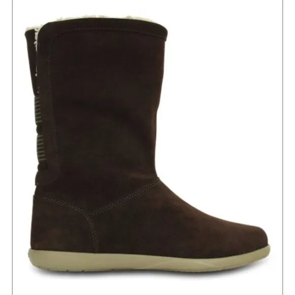 NIB Crocs Women's Adela Foldover Fuzz Snow Boot, Mahogany/ Khaki - Size 6  ***It