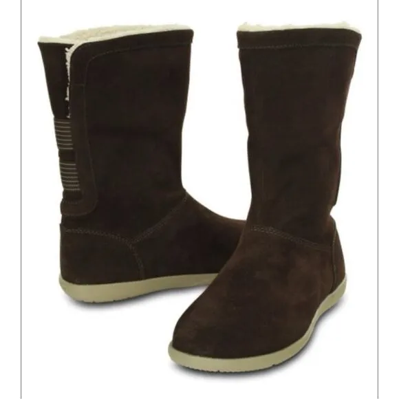 NIB Crocs Women's Adela Foldover Fuzz Snow Boot, Mahogany/ Khaki - Size 6  ***It
