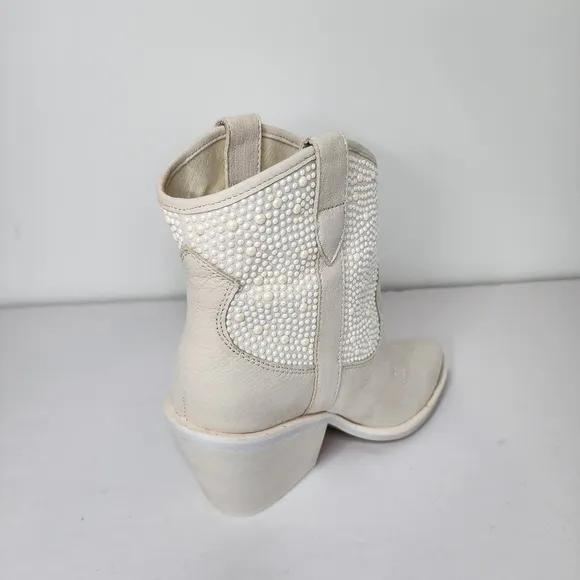 NIB Dolce Vita Nashe Women's Off White Pearl Ankle Boots Size 8