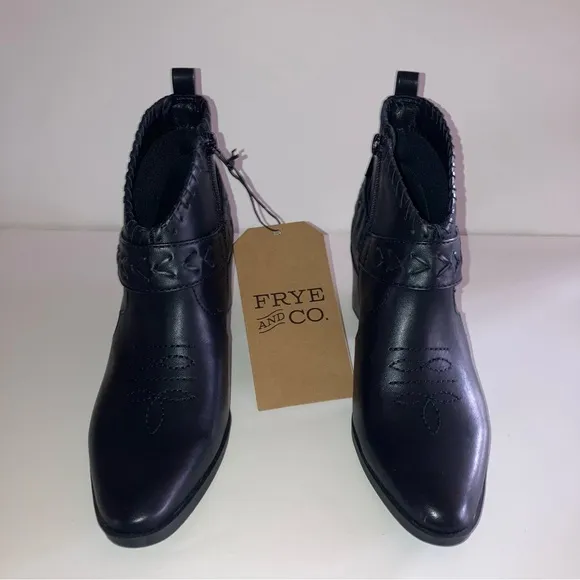 NIB Frye and Co Black Palma Western Cowboy Heel Booties Boho Designer Boots 6.5