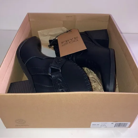 NIB Frye and Co Black Palma Western Cowboy Heel Booties Boho Designer Boots 6.5