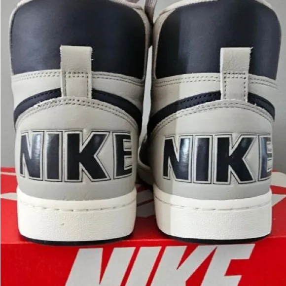 NIB Men’s Nike Terminator High Georgetown Basketball‎ Shoes 10