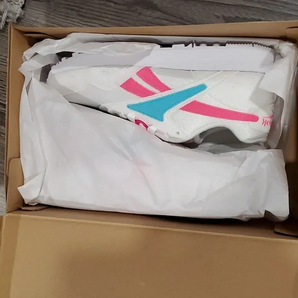 NIB Reebok Classic Running Shoes Size 3.5