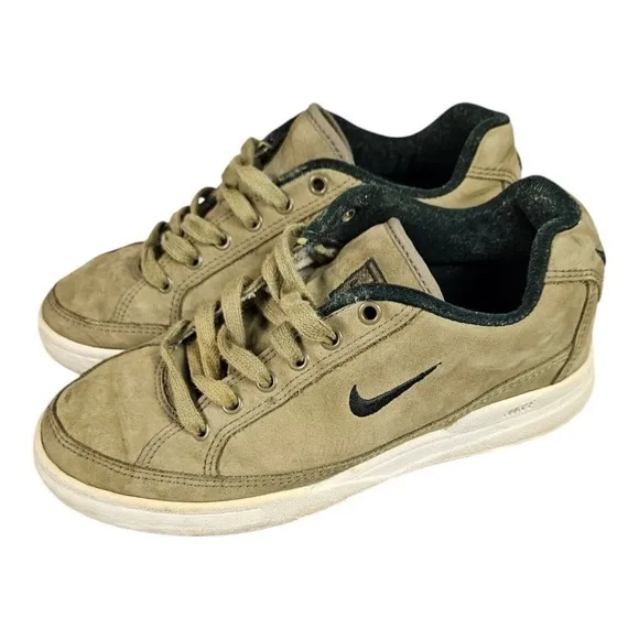 Nike‎ 143000 Courtster Gts Womens Vtg 1990s SAMPLE Size 7 Rare