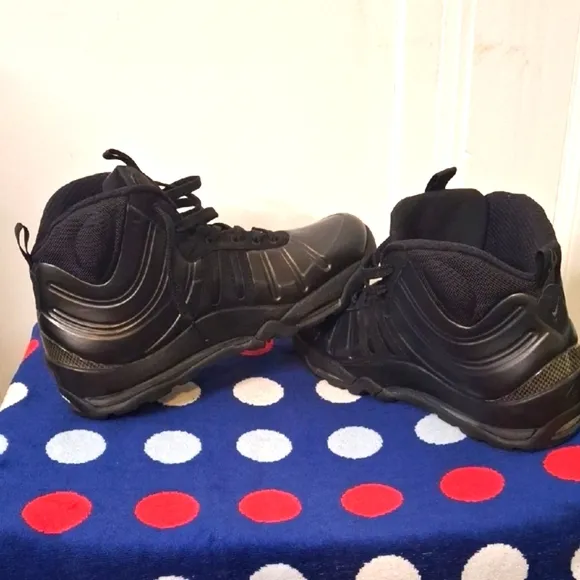 Nike Air Bakin Posite Triple Black 618056-001 Size 11 (RARE)