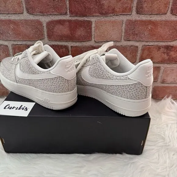 Nike Air Force 1 '07 PRM Women's Size 10.5 Grey/Silver Athletic Shoes FV6519 001